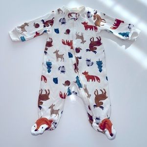 NEW 100% cotton onesie by Carter’s size 3M